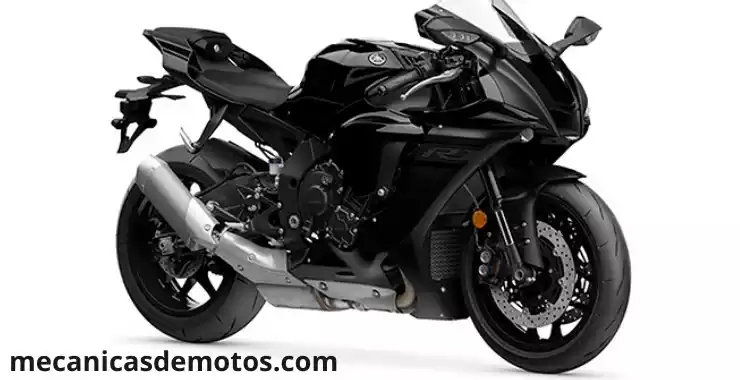 yamaha R1 negra