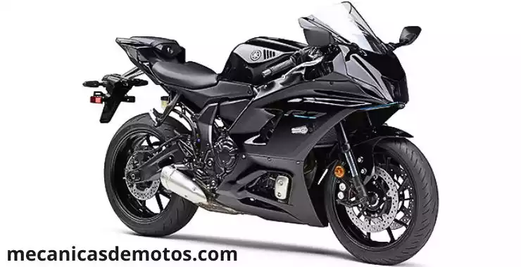 Yamaha R7 color negro