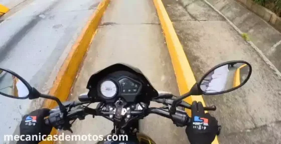 porque la moto pierde fuerza al acelerar